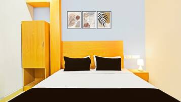 1 bedroom, desk, bed sheets