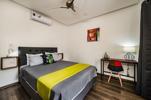 Room - Elixir Hotel - Queen Room patio (Tamarindo)