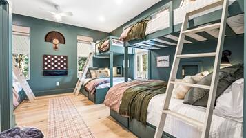2 bedrooms, iron/ironing board, travel crib, free WiFi