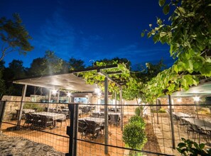 Outdoor dining - Stanica – The Imperial Route Heritage Experience-Standard Double Room (Ravno)