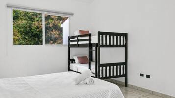3 habitaciones, tabla de planchar con plancha y wifi gratis