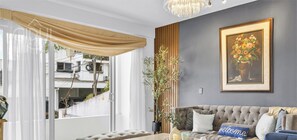 Living area - Elegant Home with Breathtaking Views @ Escalón (San Salvador)