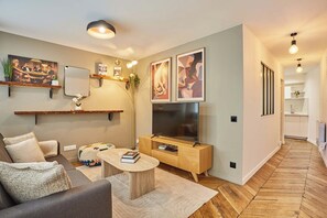 Smart TV, offices - Superb apartment Center of Paris (Paris)