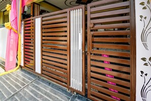 Exterior detail - Super Townhouse Taramandal (Gorakhpur)