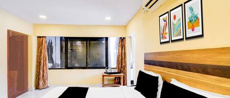 1 bedroom, desk, free WiFi, bed sheets