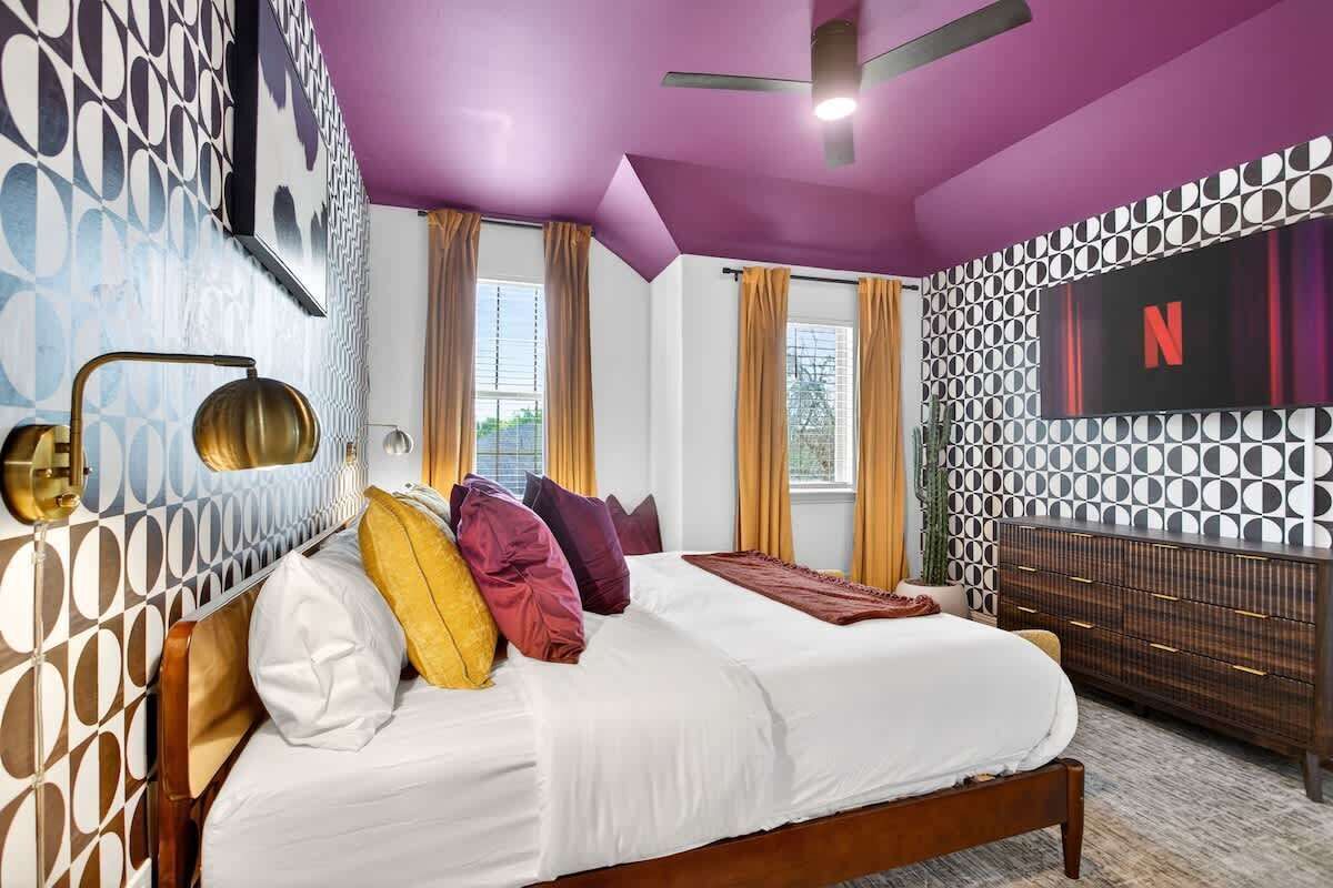 5 habitaciones, tabla de planchar con plancha, cuna de viaje y wifi 