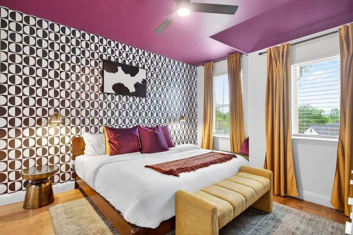 5 habitaciones, tabla de planchar con plancha, cuna de viaje y wifi 