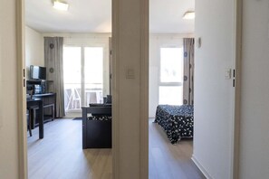 1 bedroom, free WiFi - Serene Countryside Residence in Grasse (Grasse)