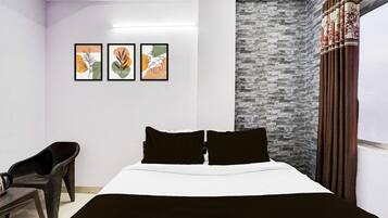 1 habitación, escritorio, wifi gratis y ropa de cama