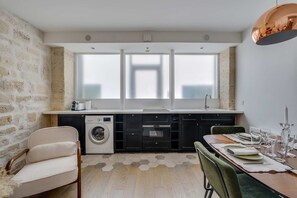 Fridge, microwave, stovetop, coffee/tea maker - Charming Apartment Invalides Eiffel Tower (Paris)