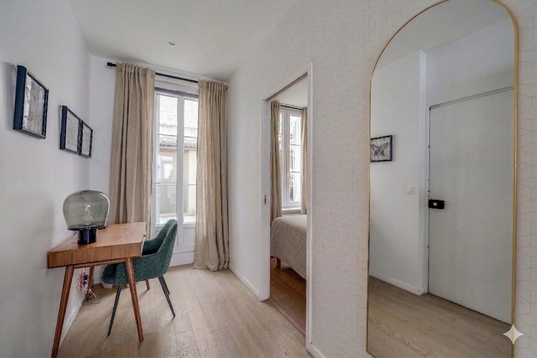 1 Schlafzimmer, Schreibtisch, Bügeleisen/Bügelbrett, Reisekinderbett