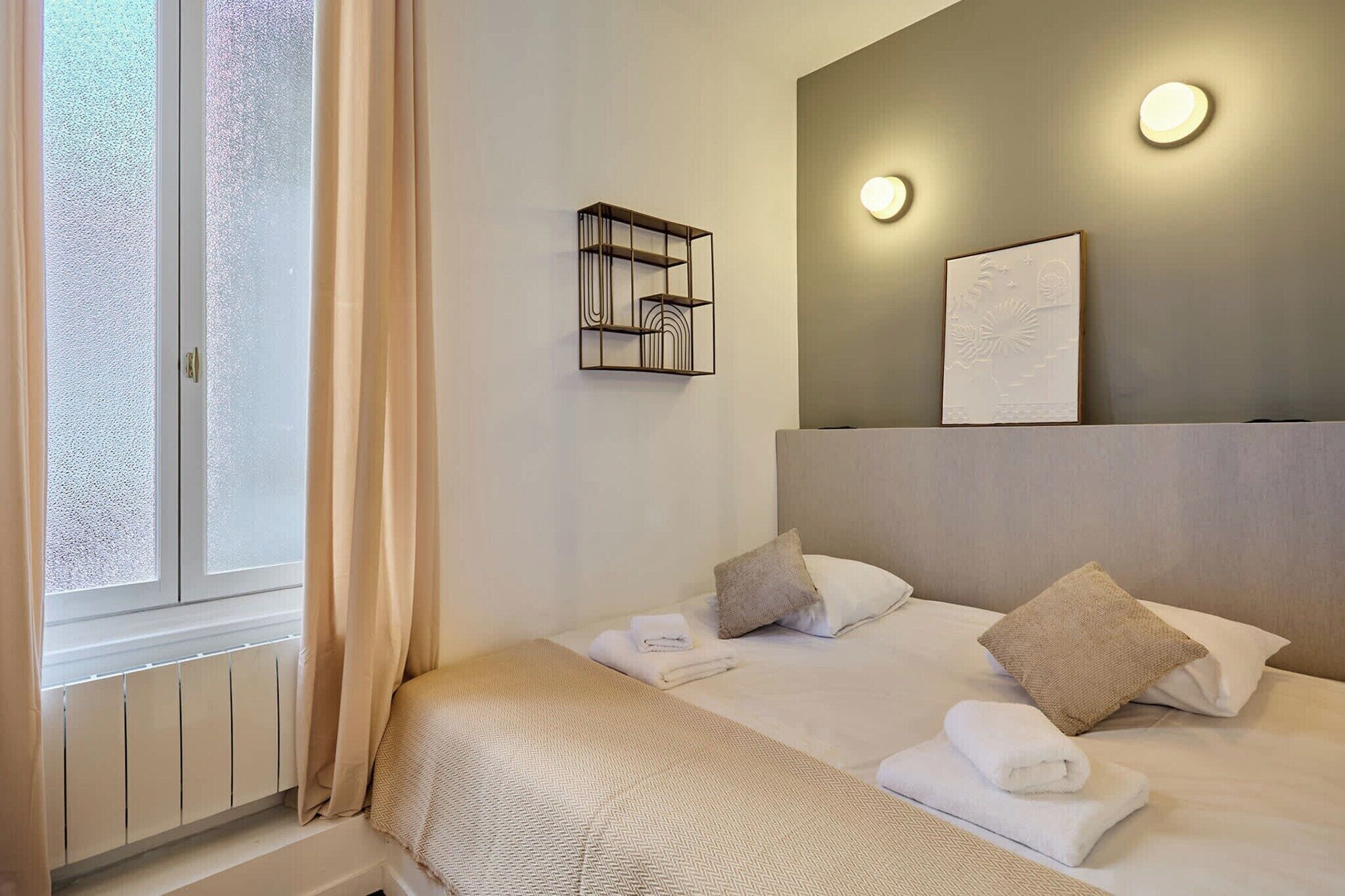 1 bedroom, desk, iron/ironing board, internet