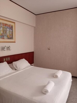 Desk, free WiFi - Paranainn Hotel Asuncion (Asunción)