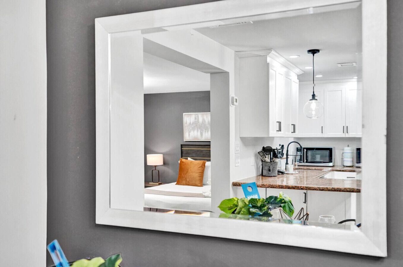 1 habitación, tabla de planchar con plancha, cuna de viaje y wifi 