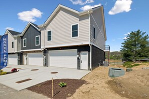 Exterior - Not Davey's Place (Ashland City)