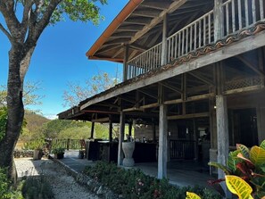 Property grounds - Blue Dragonfly – hilltop home with panoramic ocean views, Playa Hermosa (Playa Hermosa)