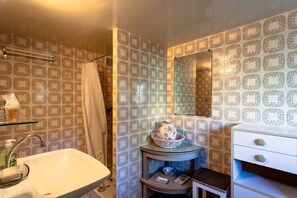 Dusche, Haartrockner, Bidet