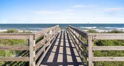 Oceanfront Complex with Pool just Steps to the Beach!