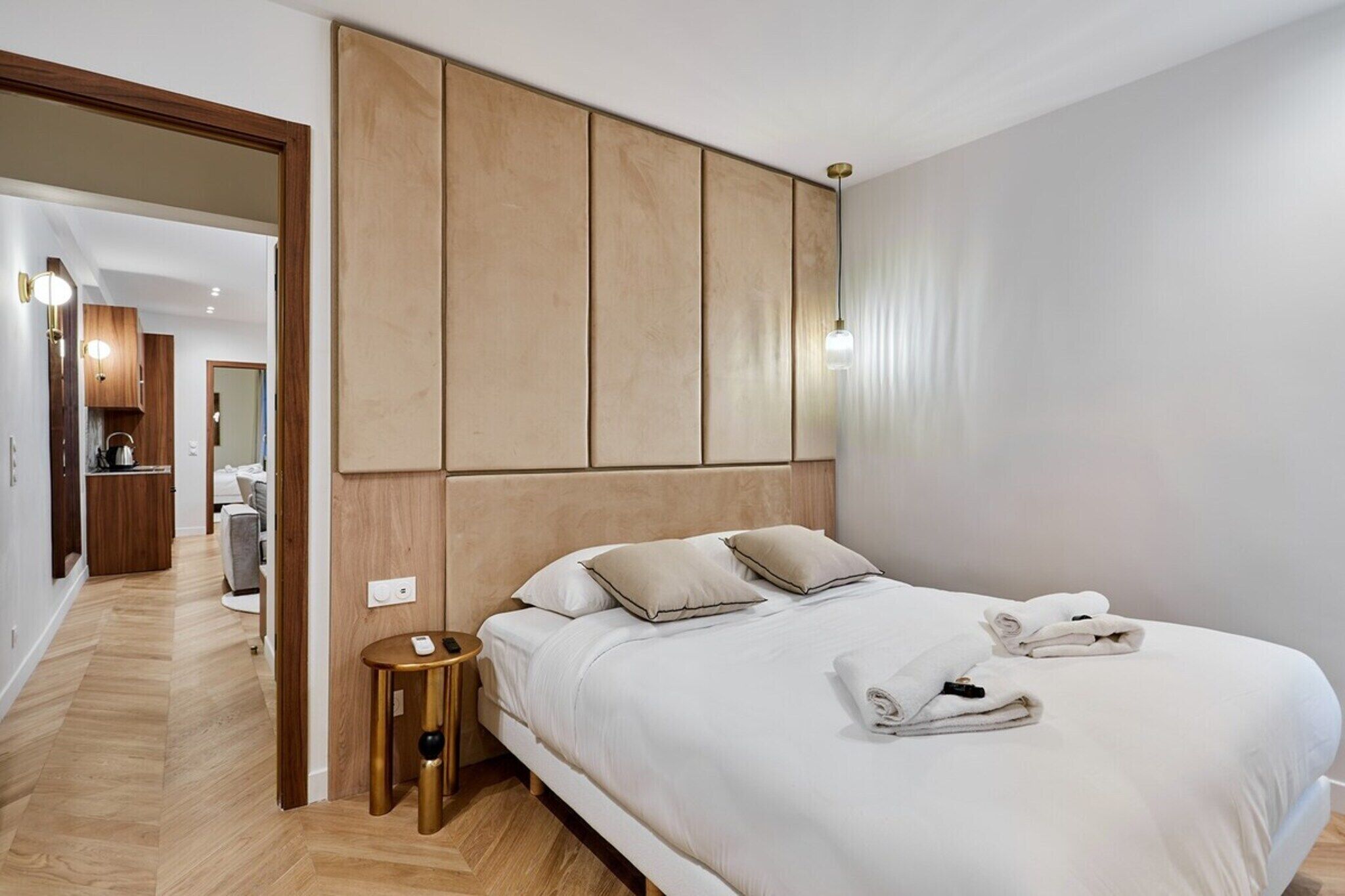 2 chambres, fer et planche à repasser, literie fournie