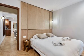 2 bedrooms, iron/ironing board, bed sheets - Beautiful apartment with AC - Center of Paris (Paris)