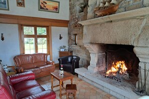 Interior - Seaview Stone House in Brittany (St. Pol-de-Léon)