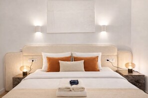2 bedrooms, desk, iron/ironing board, bed sheets - Beautiful renovated apartment with AC - Paris East (Paris)