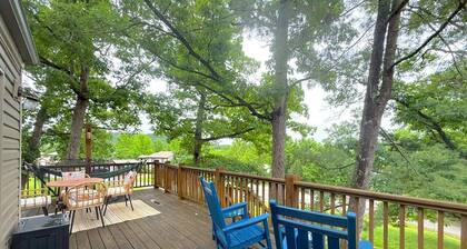 The Sunset Perch | Pet-Friendly + Deck