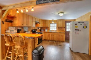 Private kitchen - Welcoming 3-bedroom house in Rangeley perfect for affordable, family getaway (Rangeley)