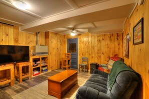 Living area - Welcoming 3-bedroom house in Rangeley perfect for affordable, family getaway (Rangeley)