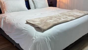 Habitación familiar, balcón, vistas a la ciudad