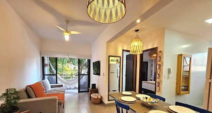 Apartamento em Guaruja a 750m da Praia do Tombo