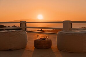 Property grounds - BLUE EYES VILLA Naxos Cyclades Greece (Naxos)
