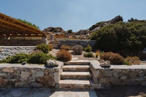 Property grounds - BLUE EYES VILLA Naxos Cyclades Greece (Naxos)