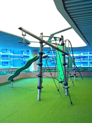 Fitness facility - Stylish 1BR in Makati CBD | Pool, WiFi, Self Check-In (Makati)