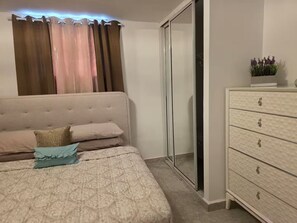 2 bedrooms, iron/ironing board, travel cot, free WiFi - Modern apartment near the aerial port (Carolina)