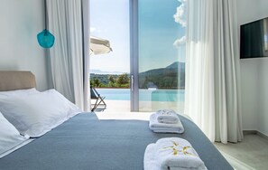 3 bedrooms, in-room safe, iron/ironing board, travel crib - Villa Melissea, Private Infinity Pool, Spacious Furnished Terrace, Lefkada (Lefkada)