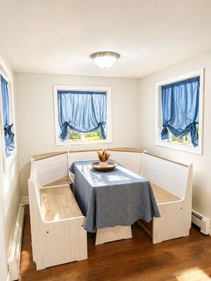 Dining - Cozy Family-Friendly 2-Bedroom Home in North Pole Alaska Near Chena Lakes (North Pole)