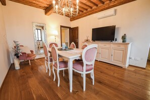 Dining - Vrbo Property (Montepulciano)