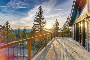 Terrace/patio - Tahoe Nirvana Mountain and Lake View (Glenbrook)