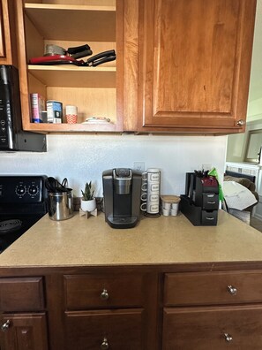 Private kitchen - Backyard Hangout w/Firepit, Games, and Putting Green/Pet Friendly/Boat Parking (Moses Lake)