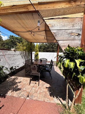 Baita familiare, patio, vista giardino | Terrazza/patio