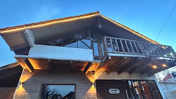 Cabaña familiar, patio, vista al jardín