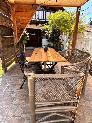 Baita familiare, patio, vista giardino | Sala da pranzo