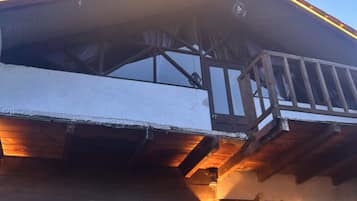 Cabaña familiar, patio, vistas al jardín | Wifi gratis y ropa de cama