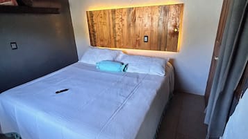 Family Cabin, Patio, Garden View | Free WiFi, bed sheets