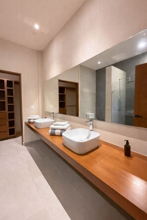 Hair dryer, towels, soap, shampoo - Jungle Villa + Private Studio w/ Rooftop Access | 2BR + Studio | Sleeps 6 (Tulum)