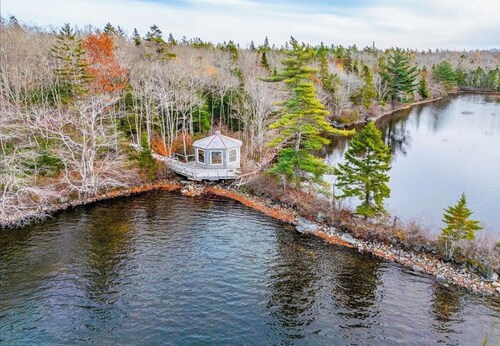 Lac a pic Lake retreat