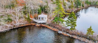 Lac a pic Lake retreat