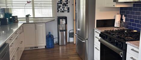 Microwave, oven, stovetop, dishwasher