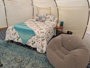 Room - Glamping in Stunning Woods w/Hot Tub and Sauna! - Green Tent (Smithville)